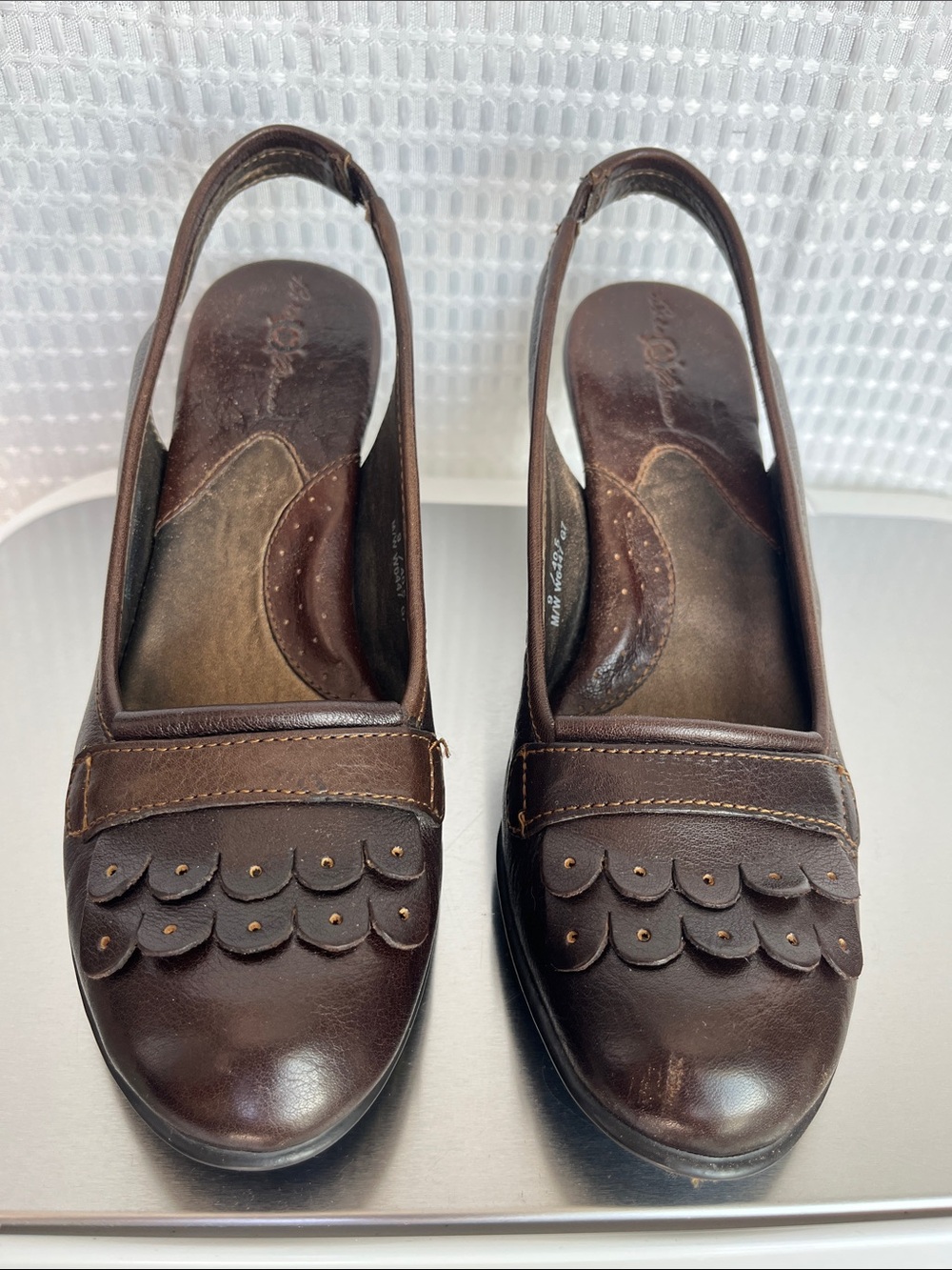 Born Crown Brown Leather Scalloped Slingback Heels Size 9 40.5 Block Heel